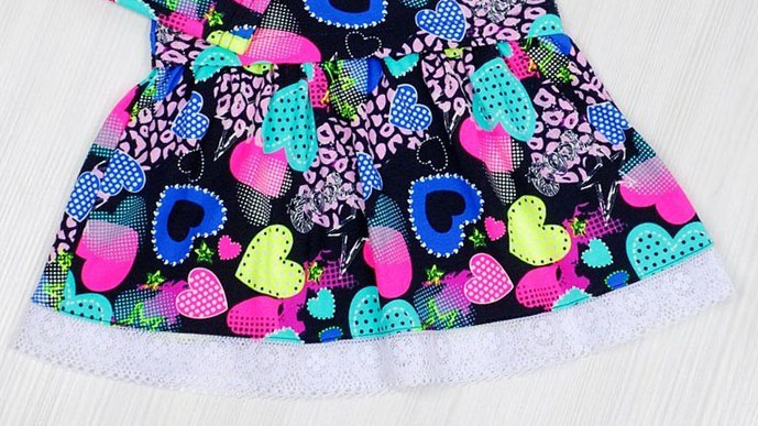 Дитячі трикотажні сарафани на дівчинку. Сукня «ЛЮБОВ» фулікра з різнокольоровими серцями. ТМ «Пташка Украина»