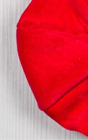 Трикотажные шапочки для новорожденных малышей. Ясельный берет красного цвета велюр. ТМ «Пташка Украина»