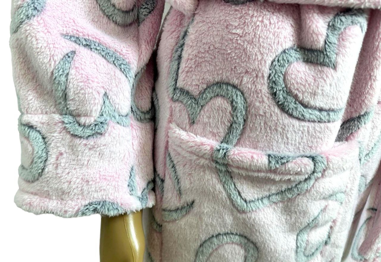 Женский махровый халат "ПАУЛА" розового цвета с изображением сердечек рукав тричетверти, Розовый, 56-58