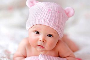Защитить малыша от жары: как подобрать шапочки для новорожденных на лето
